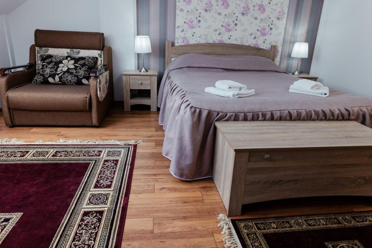 ホテル Casa Marta Sîmbăta de Sus エクステリア 写真