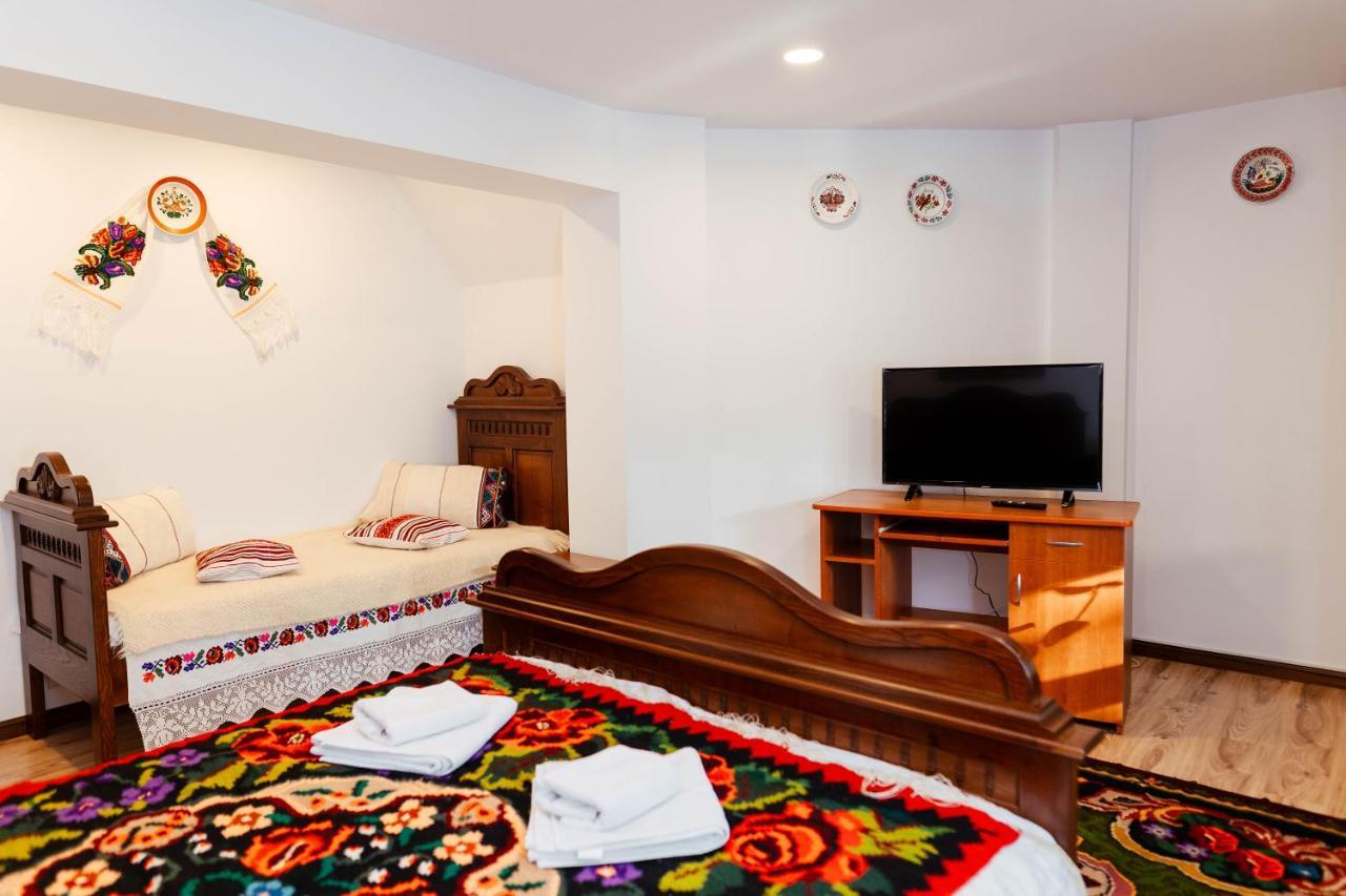 ホテル Casa Marta Sîmbăta de Sus エクステリア 写真