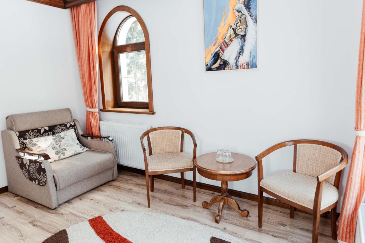 ホテル Casa Marta Sîmbăta de Sus エクステリア 写真